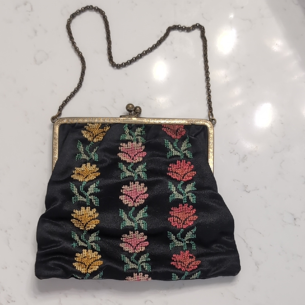 Vintage 1930's Embroidered Floral Evening Purse Black Satin Kiss-Lock Chain Bag